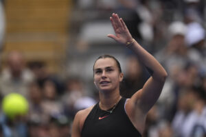 Read more about the article Sabalenka extends winning streak, Osaka to play Gauff at China Open