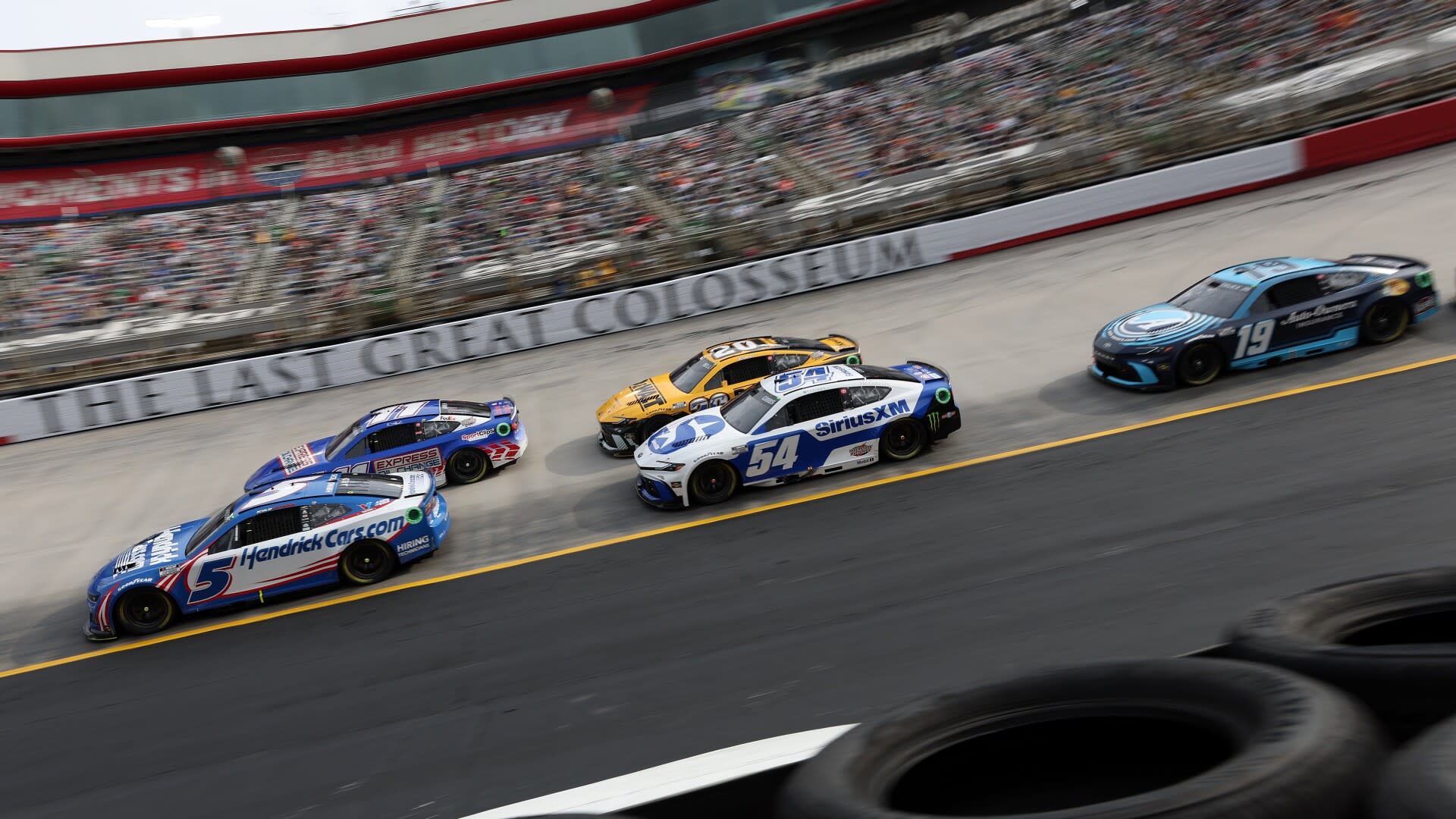 You are currently viewing Weekend schedule, broadcast info for NASCAR at Bristol Motor Speedway