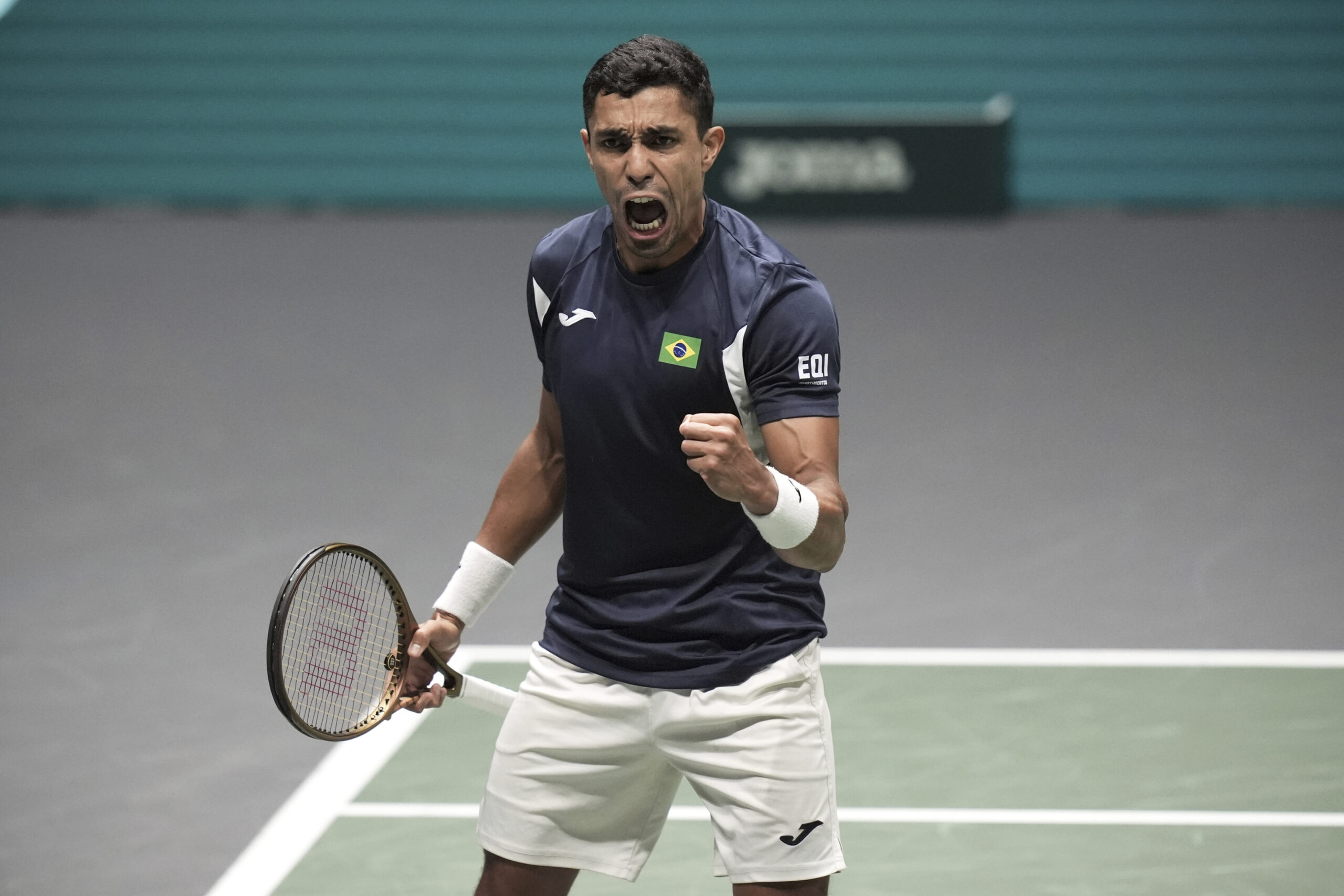 You are currently viewing Argentina reaches Davis Cup Final after tense win over Finland