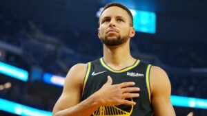 Read more about the article Steph hopes new contract allows him to retire with Warriors