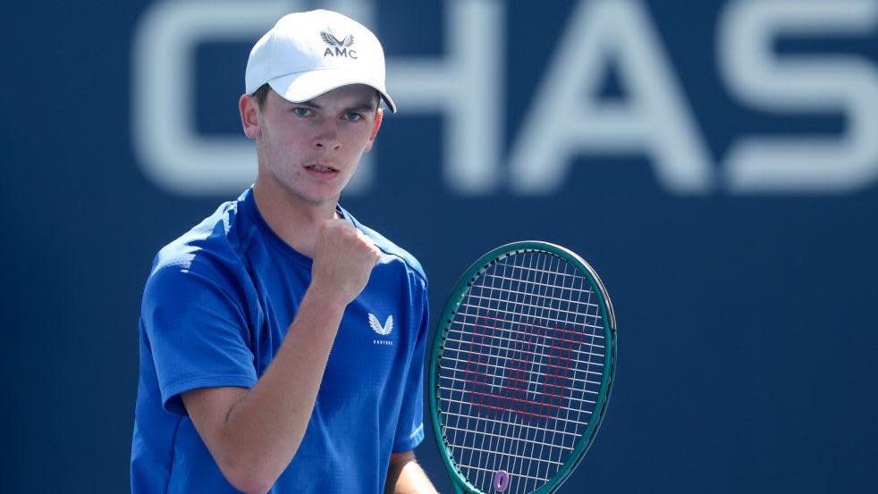 You are currently viewing Teenager Robertson dreams of being ‘better than Murray’