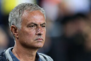 Read more about the article Jose Mourinho walks out of interview and refused to do press conference after Fenerbache lose to arch rivals Galatasaray