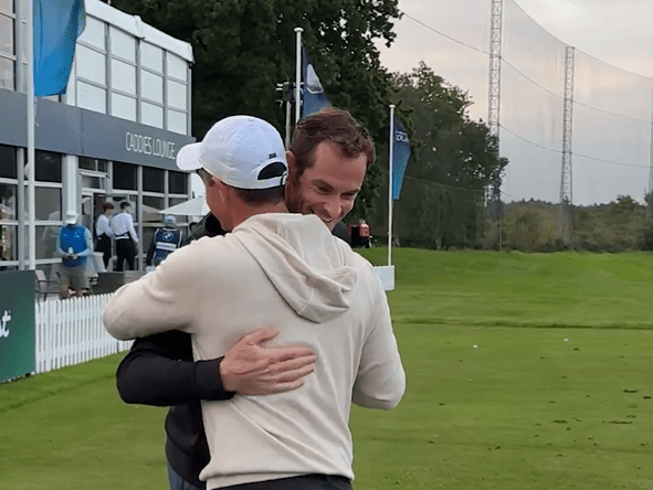 You are currently viewing Andy Murray spotted giving wholesome words of support to Rory McIlroy after tough year