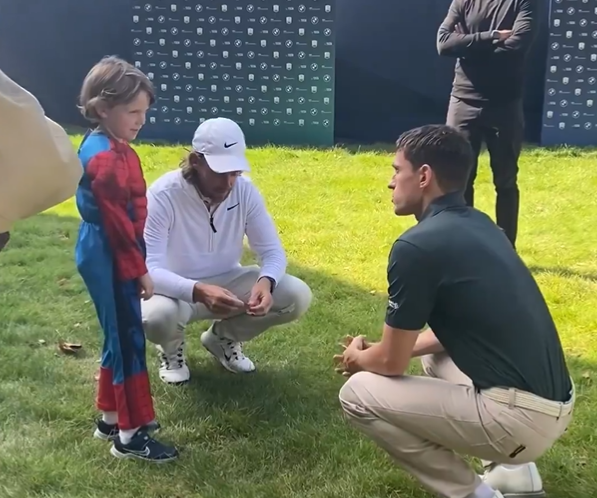 You are currently viewing ‘I’ll take that’ – Tommy Fleetwood cracks Spider-Man joke with Tom Holland as footage captures wholesome meeting with son