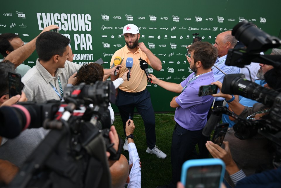 You are currently viewing ‘Make a choice’ – Jon Rahm performs stunning U-turn as previous LIV Golf comments come back to bite him