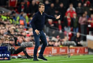 Read more about the article Grovelling Julen Lopetegui limps into press room as West Ham hammering at Liverpool gets worse