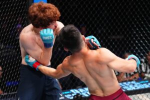 Read more about the article Prospect earns UFC contract with incredible 20-punch combination KO on Dana White’s Contender Series