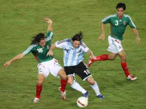 Read more about the article Referee admits he didn’t give Lionel Messi a yellow card so he could get his Argentina shirt