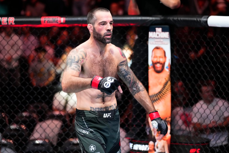 You are currently viewing UFC fans in hysterics as former fighter Matt Brown referees bizarre crotch-kicking competition