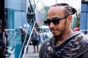 Read more about the article Lewis Hamilton forced himself to pee while racing just once in his entire career