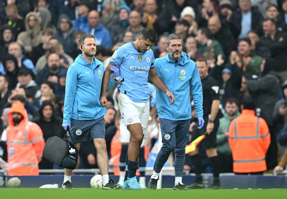 You are currently viewing Pep Guardiola gives stunning response when asked if Man City can cope without Rodri