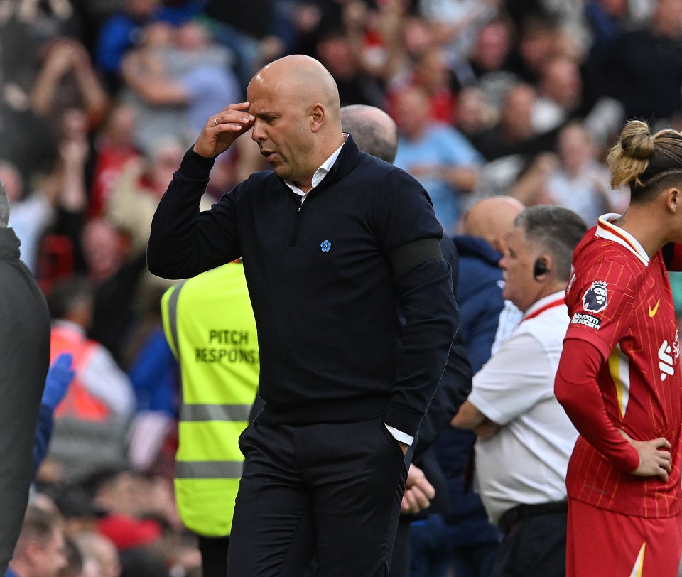 Read more about the article ‘Quite poor’ – Darren Bent spots Arne Slot tactical error that cost Liverpool against Nottingham Forest