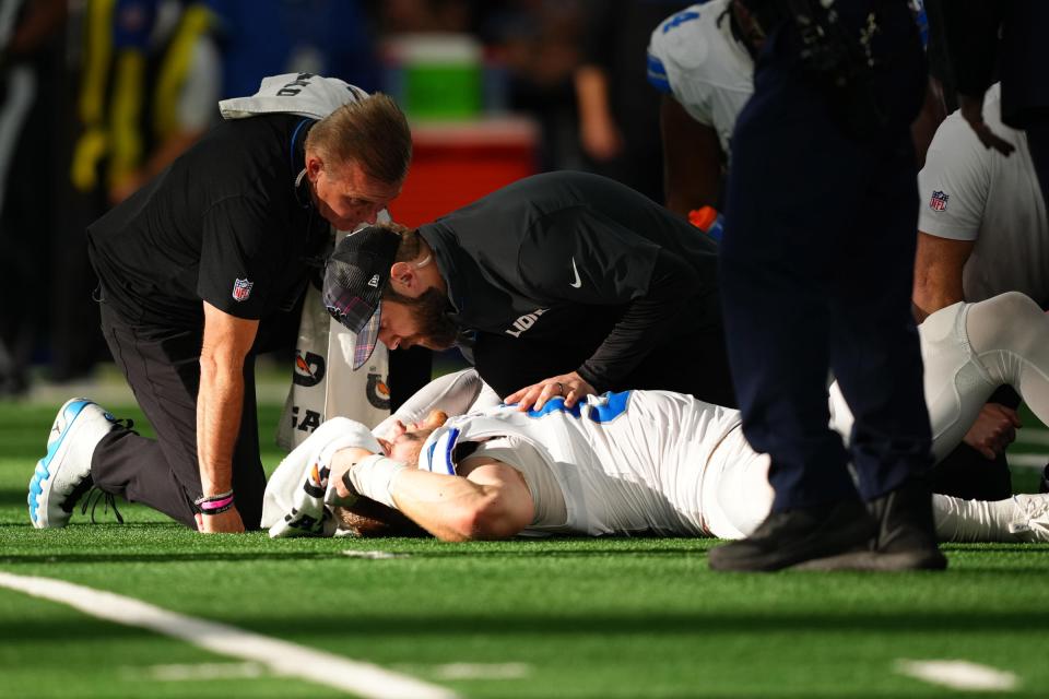 You are currently viewing Broadcaster refuses to show extent of gruesome Aidan Hutchison injury but Detroit Lions star makes Super Bowl promise