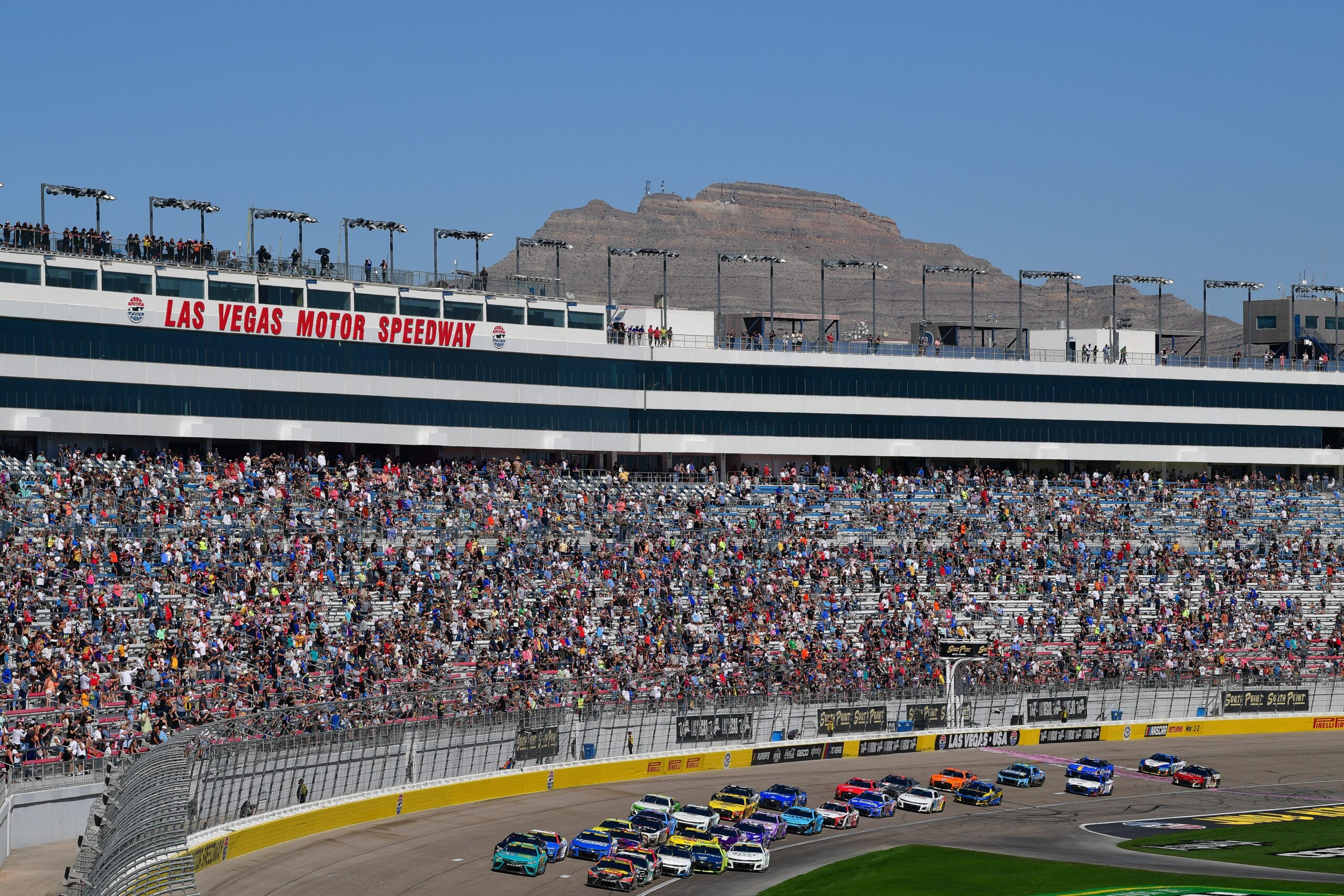 You are currently viewing NASCAR 2024 playoffs at Las Vegas: Start time, TV, streaming, lineup for South Point 400