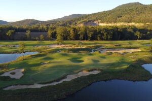 Read more about the article Sweetens Cove in Tennessee to add cabins, a par-3 course, a distillery and more