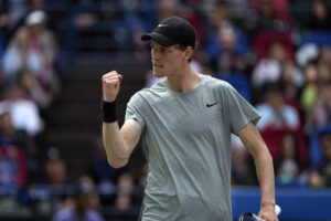 Read more about the article Sinner avenges Shanghai defeat to Shelton. Tsitsipas rants at umpire