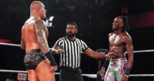 Read more about the article ‘I’m so sorry’ – Fans hail veteran Randy Orton’s reaction as major WWE match ending goes wrong on live TV