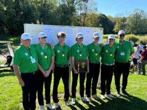 Read more about the article Newark Catholic boys golf extends Division III district reign, returns to state