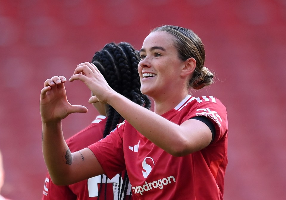 You are currently viewing Tottenham pushed to sign ‘unsellable’ star, but now she can break Man United record against them