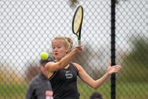 Read more about the article Which Columbus area girls tennis players won OHSAA district championships?