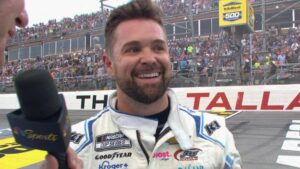 Read more about the article Ricky Stenhouse Jr. wins by inches at Talladega for first victory since 2023 Daytona 500