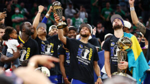 Read more about the article Why Arenas believes Steph’s ‘bad’ contract built Warriors’ dynasty