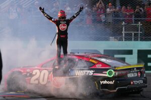 Read more about the article NASCAR Cup Series at Homestead: Live updates, highlights, leaderboard of Straight Talk Wireless 400