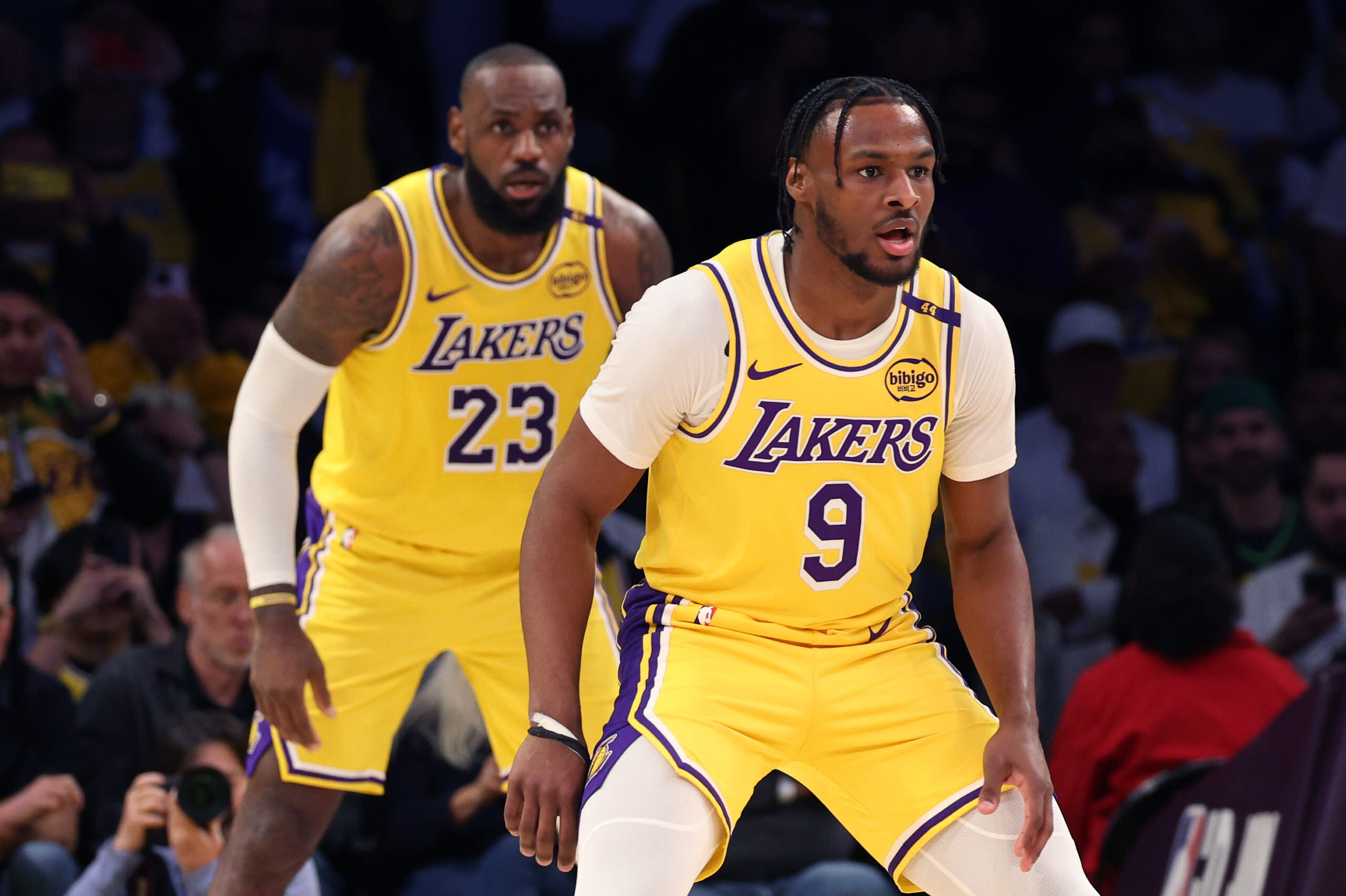 You are currently viewing History or hype? LeBron and Bronny James share spotlight in symbolic, yet complex Lakers win