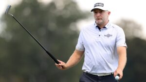 Read more about the article David Skinns misses 9-footer for 59, leads low-scoring Sanderson Farms