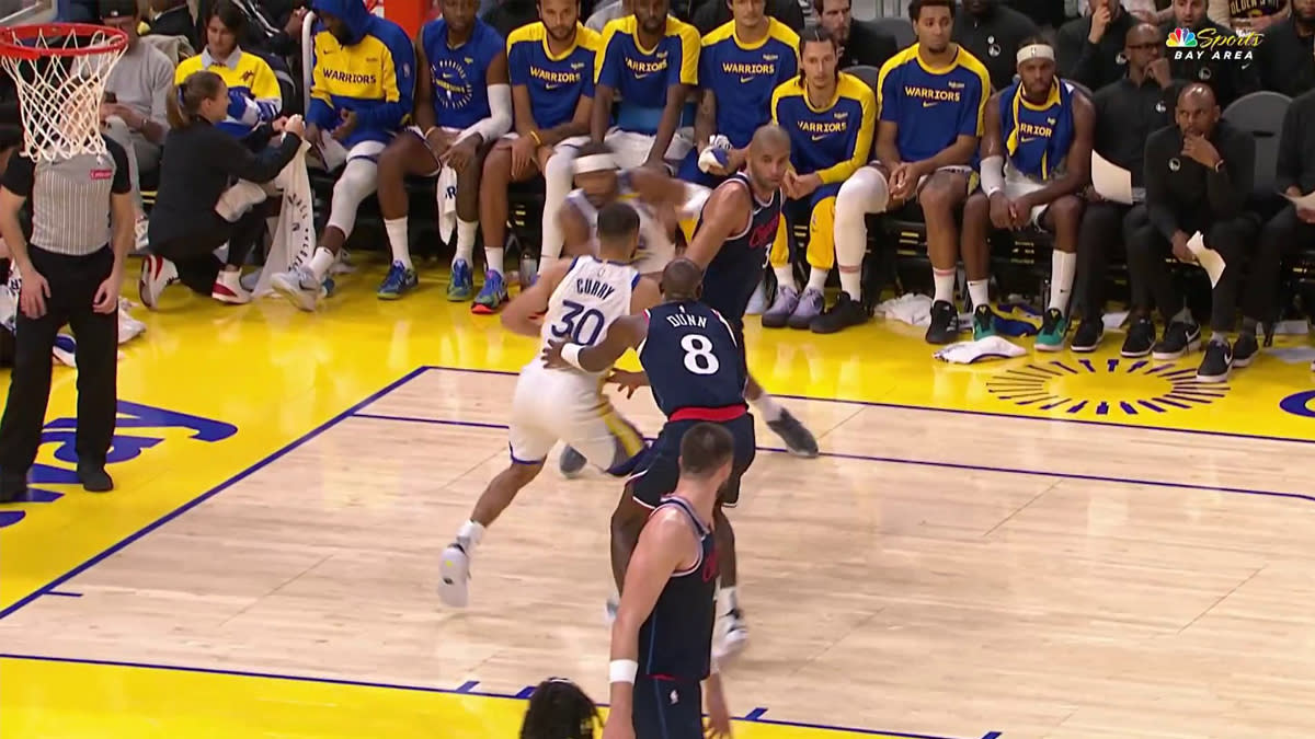 You are currently viewing Steph exits Warriors-Clippers with apparent left ankle injury