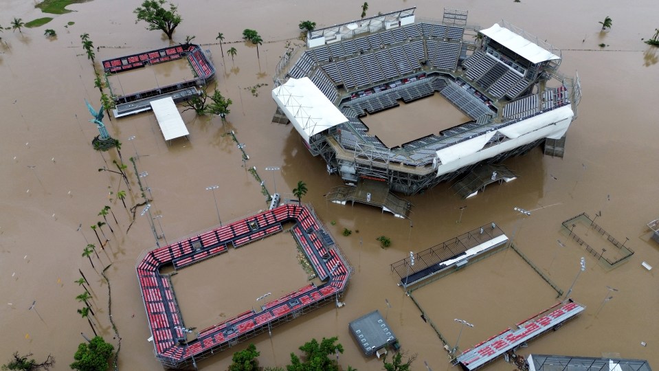 You are currently viewing Venue where Ben Shelton, Alexander Zverev and others set to play submerged underwater as hurricane causes devastation