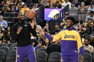 Read more about the article LeBron and Bronny James join Griffeys in historic night, that included a little bit of hazing