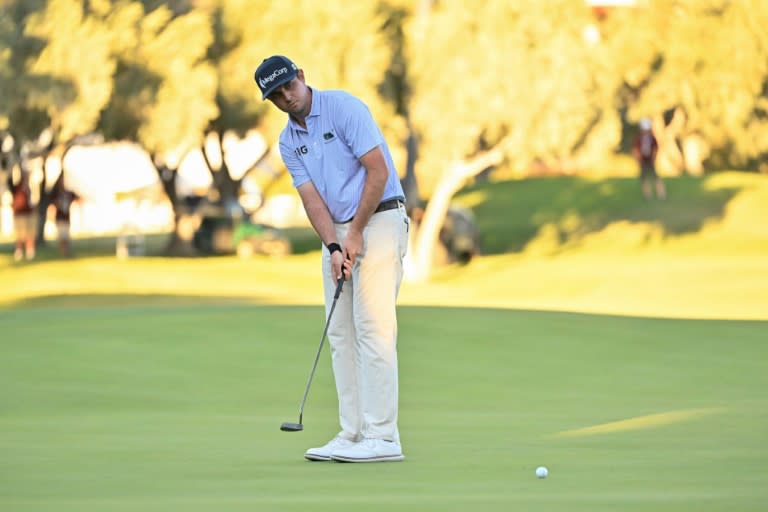 You are currently viewing Poston holds off Ghim for PGA Tour triumph in Las Vegas