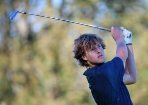 Read more about the article 8 breakout high school boys golfers who advanced in the IHSA playoffs