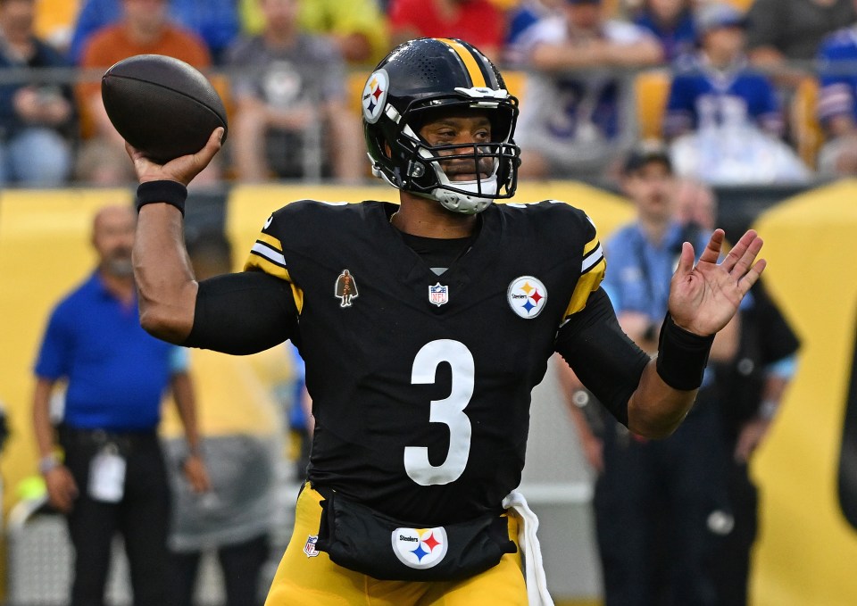 You are currently viewing What is the logo on Russell Wilson’s jersey? Pittsburgh Steelers quarterback wears distinctive badge due to NFL rule