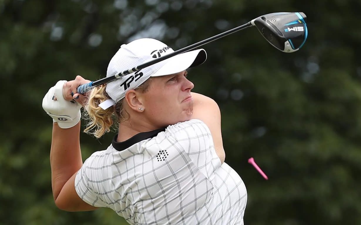 You are currently viewing Hundreds of female golfers demand removal of transgender player Hailey Davidson