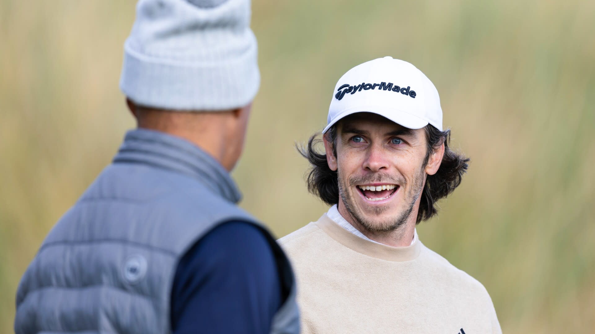 You are currently viewing WATCH: Dog steals Gareth Bale’s ball on green at Dunhill Links