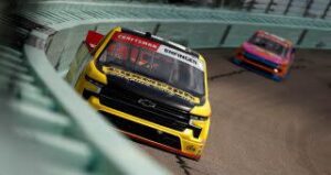 Read more about the article Grant Enfinger stretches fuel to win Truck Series playoff race at Homestead