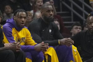 Read more about the article LeBron and Bronny James get bitter Ohio homecoming during Lakers’ blowout loss to Cavs