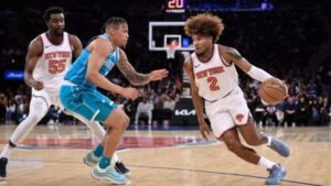 Read more about the article SEE IT: Knicks’ Miles McBride showing leadership to rookie Ariel Hukporti