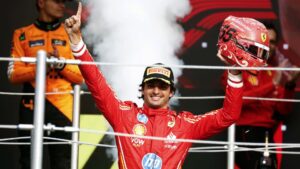 Read more about the article Carlos Sainz wins Mexican Grand Prix as penalties for Max Verstappen cut into championship lead