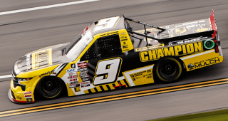 You are currently viewing Grant Enfinger wins Truck Series playoff race at Talladega