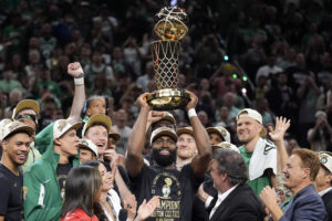 Read more about the article NBA Opening Night scores, live updates: Celtics hang 18th banner vs. Knicks, Bronny and LeBron could suit up together for the Lakers