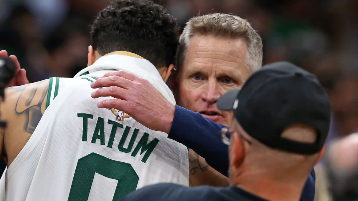 You are currently viewing NBA fans humorously blame Steve Kerr for Jayson Tatum’s stellar game vs. Knicks