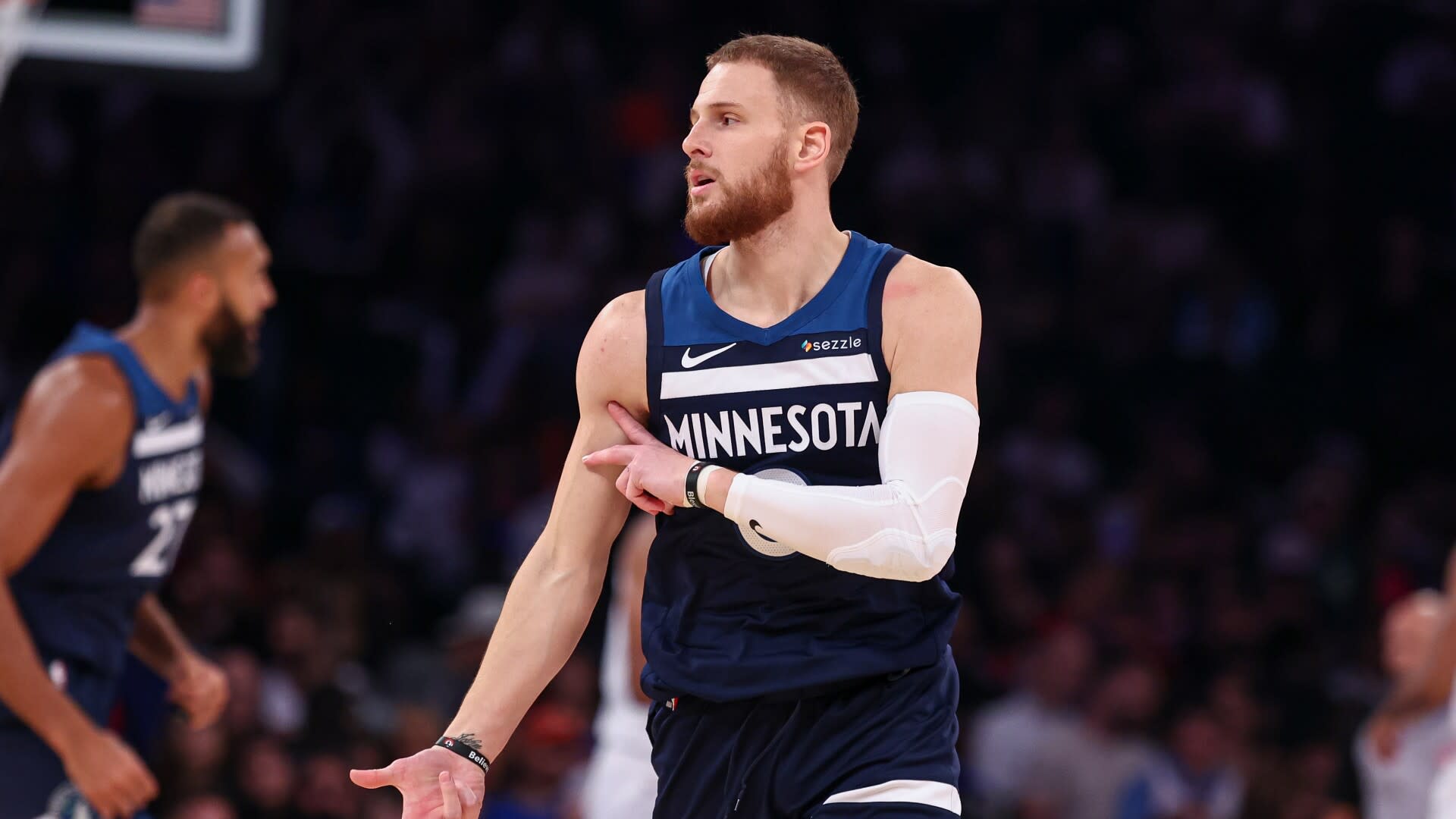 You are currently viewing Donte DiVincenzo chirps at Knicks bench, gets into it with Knicks assistant Rick Brunson after game