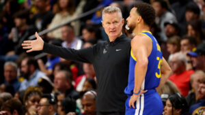 Read more about the article Kerr tweaking Warriors’ offense receives Steph’s stamp of approval