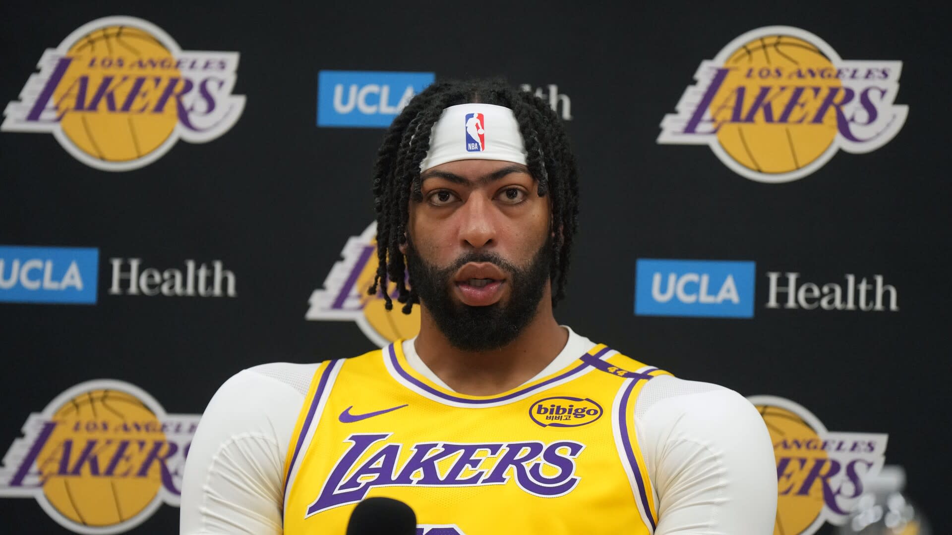 You are currently viewing Lakers reportedly looking at marketplace to find another center