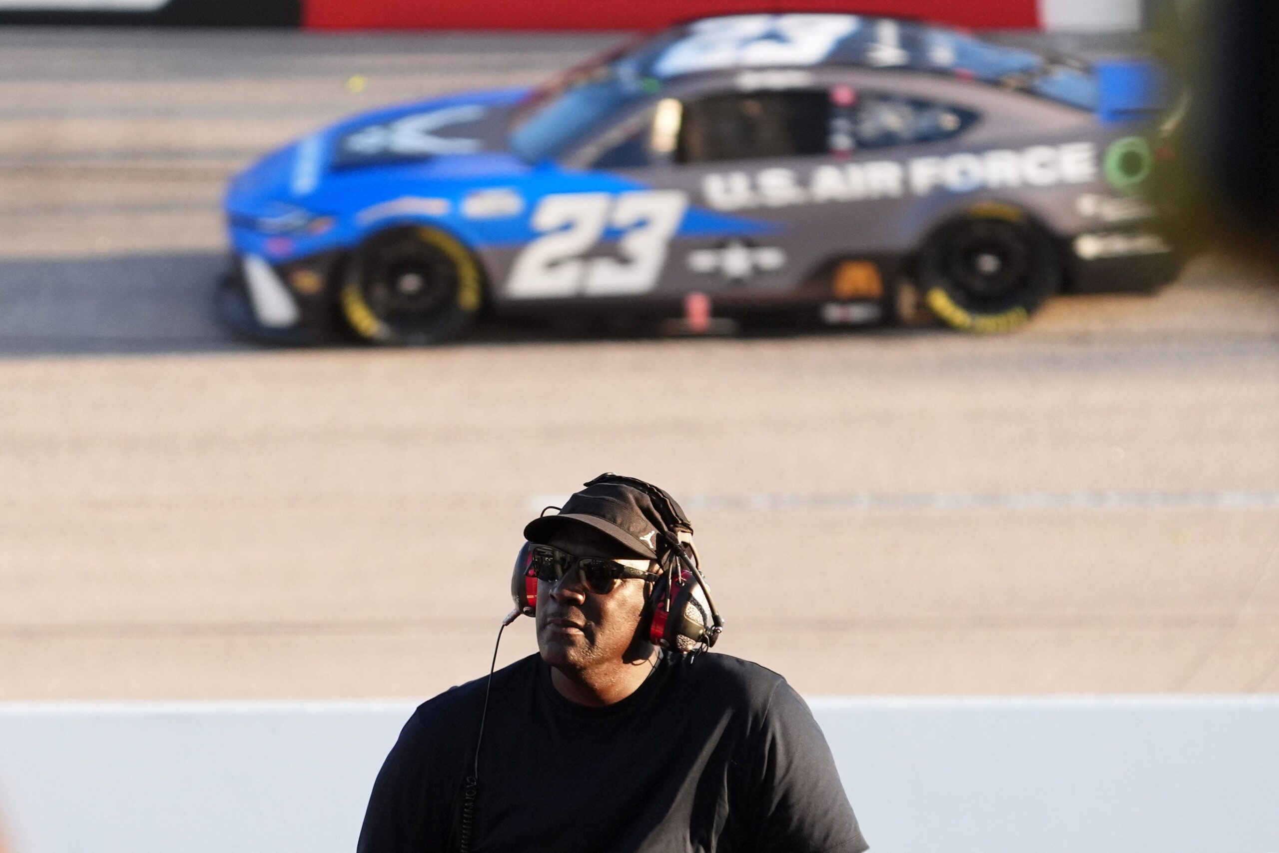 You are currently viewing 23XI Racing, co-owned by Michael Jordan, and Front Row Motorsports sue NASCAR