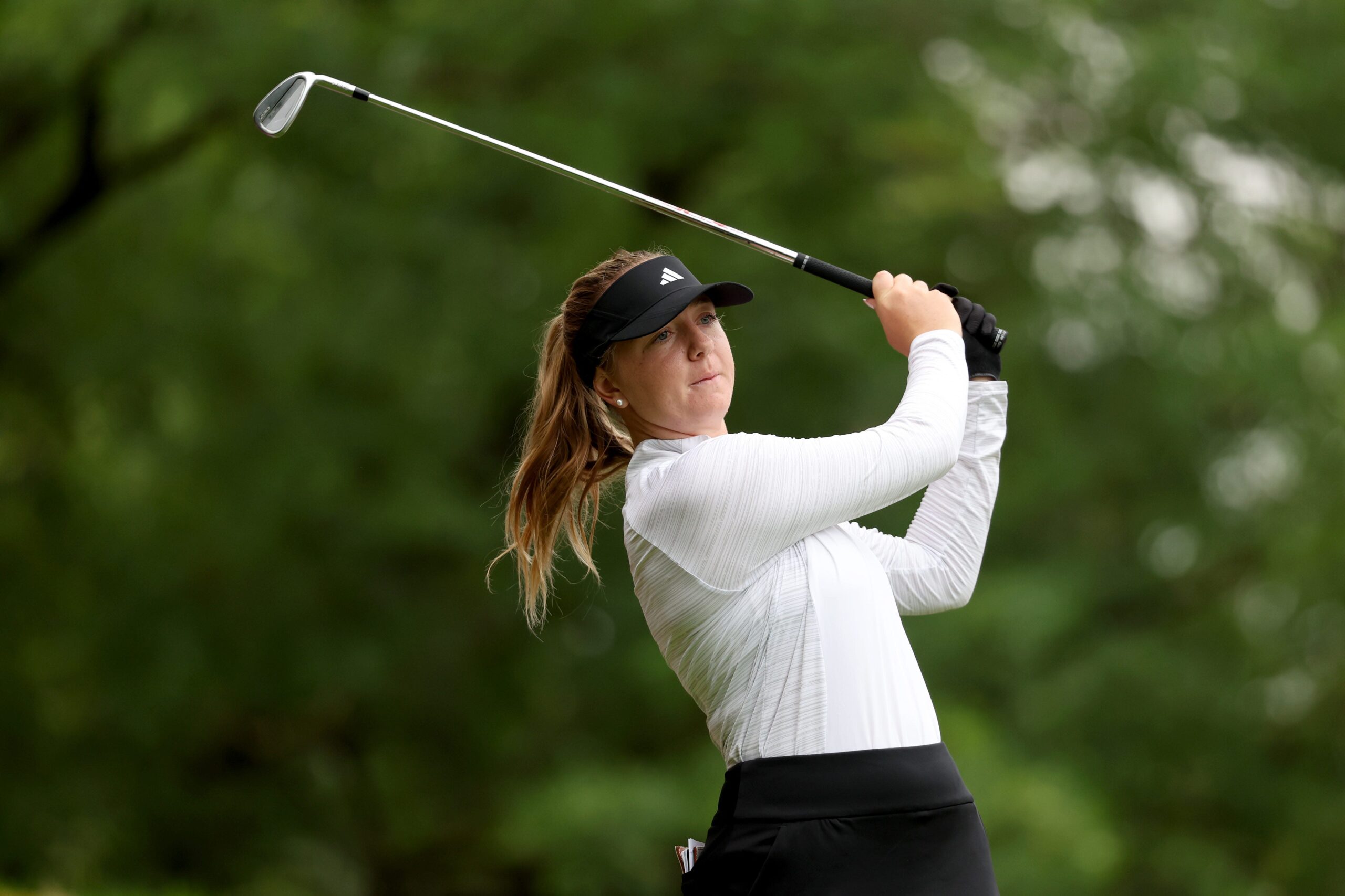 You are currently viewing NCAA champ Adela Cernousek shoots 66 at LPGA Qualifying; transgender golfer Hailey Davidson improves after 69