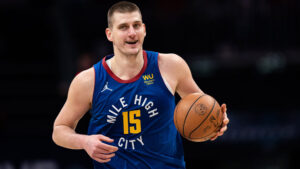 Read more about the article Jokić hilariously believes Warriors recently won seven titles